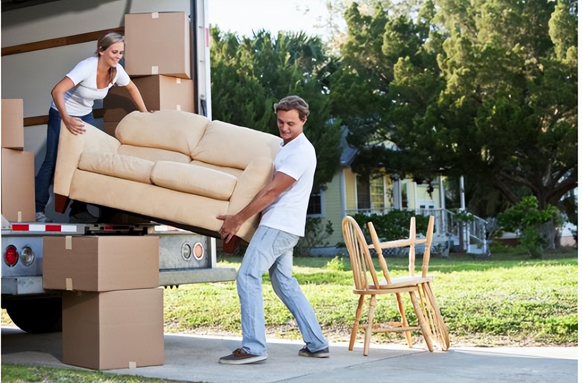 英国12岁男孩当爹的新闻,13岁当爹的英国小孩11年后现状