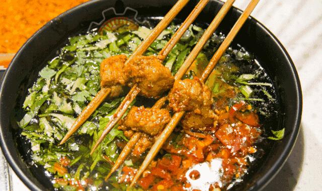 钢管厂五区小郡肝串串宽窄巷子,钢管厂五区小郡肝串串多少钱一串