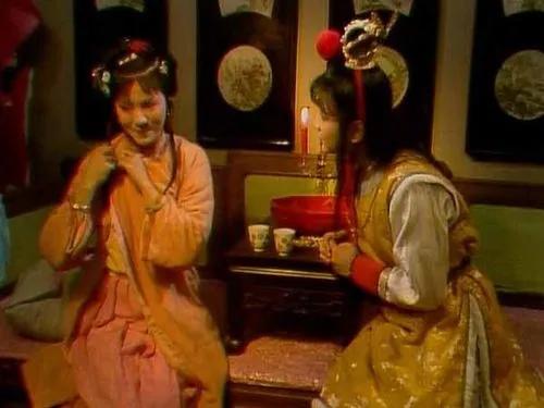 2010版红楼梦李嬷嬷骂袭人,红楼梦李奶奶第几回骂袭人