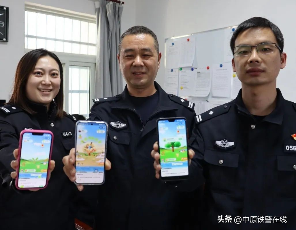 拥抱春天播种希望植树节手抄报,植树节拥抱春天播种梦想主题班会