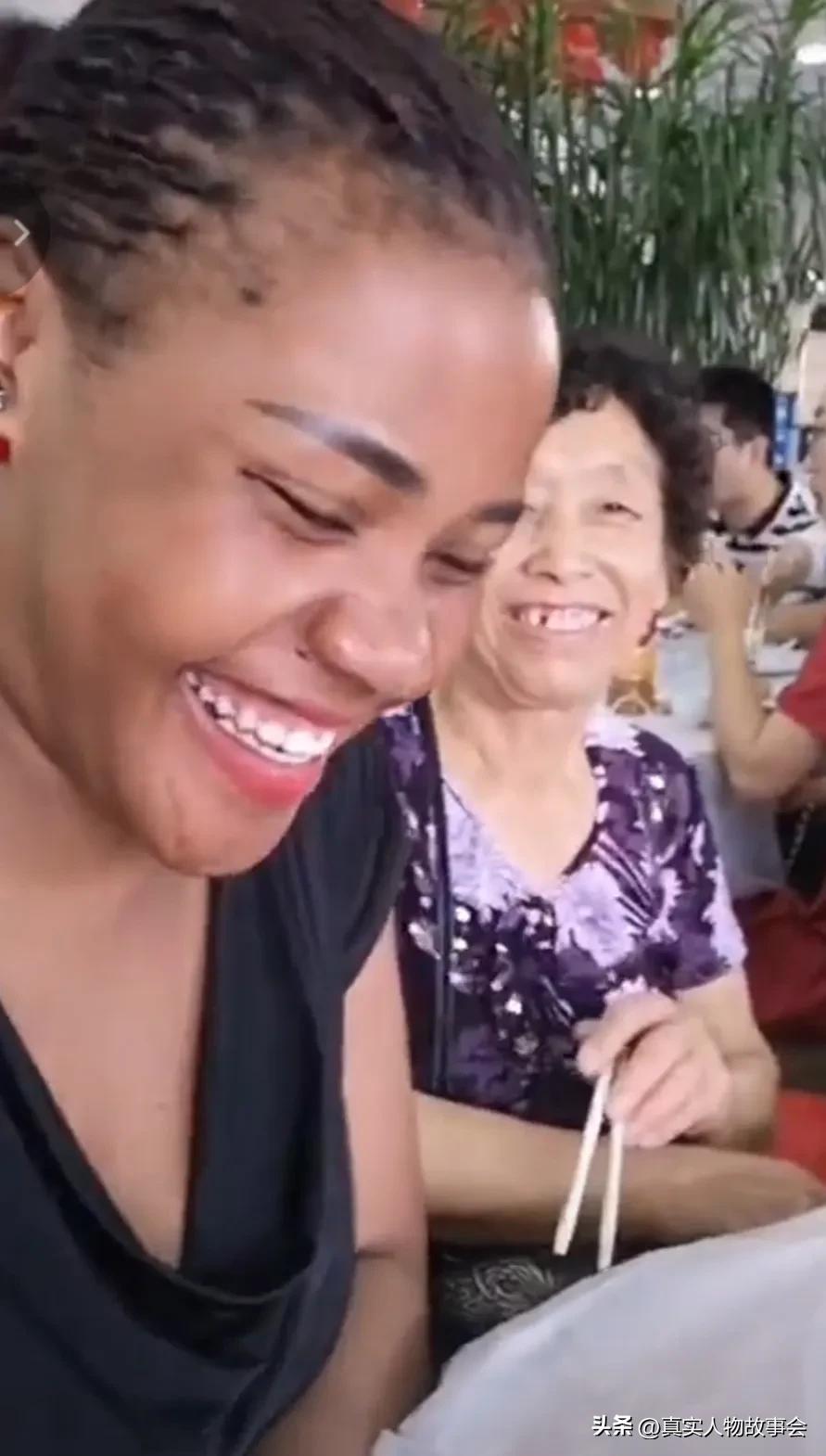 东北小伙在非洲打工娶莫桑比克媳妇,生俩娃,发现非洲女人很勤快