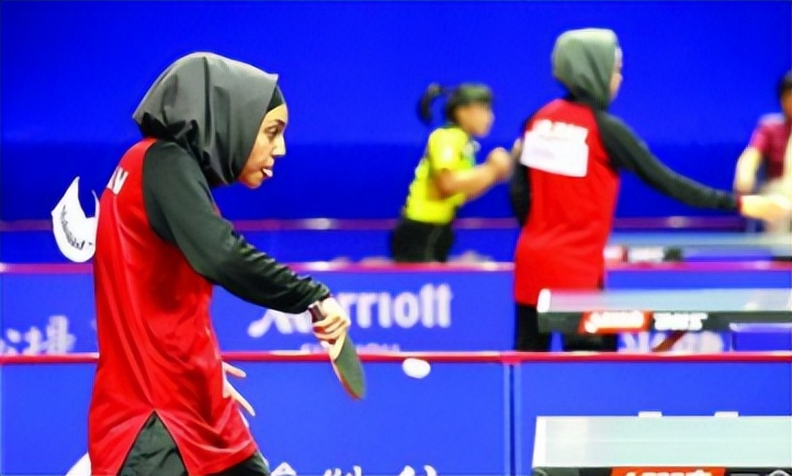 金晨被沈腾调侃,金晨穿衣吓坏沈腾