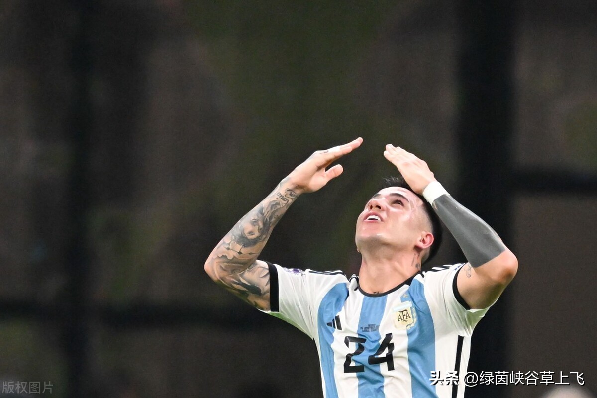 恩佐费尔南德斯会成为未来新秀吗,恩佐费尔南德斯拥抱梅西
