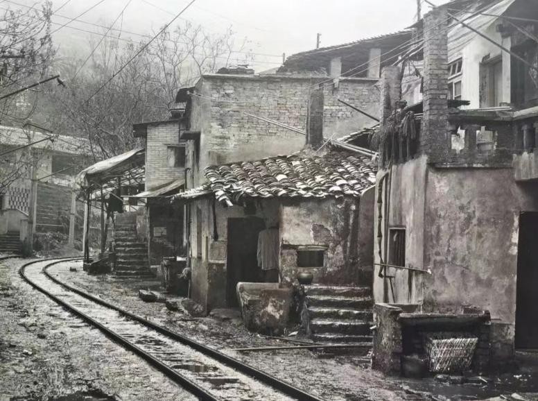 60岁阎维文全家近照呵护患癌妻子,歌唱家阎维文女婿是谁