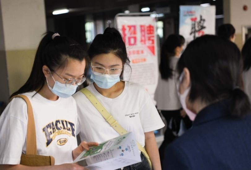 京东001号快递员金宜财:死心塌地送快递12年,刘强东给了他什么