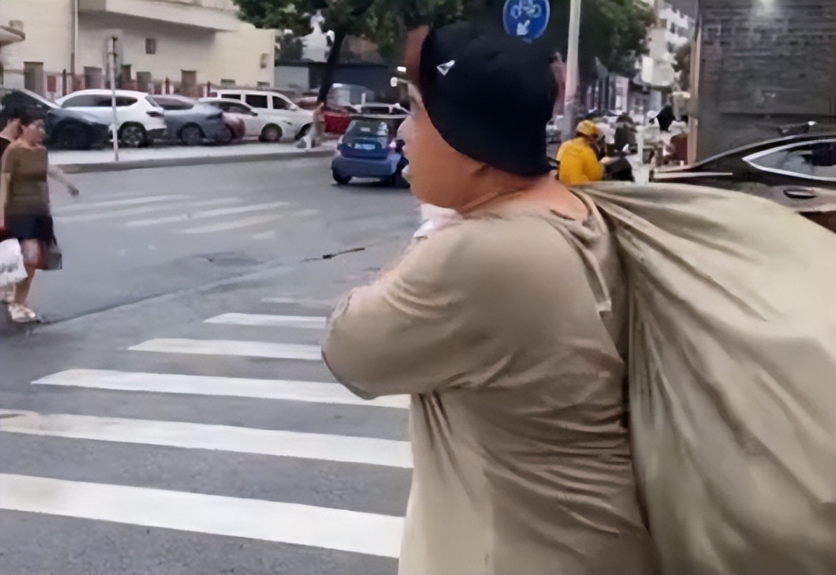 女大学生兼职送外卖被骂哭上热搜,你都有过哪些奇葩的兼职经历?