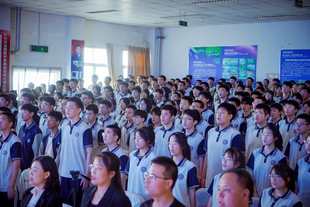 爱国爱校小学英语演讲,爱国爱校演讲小学