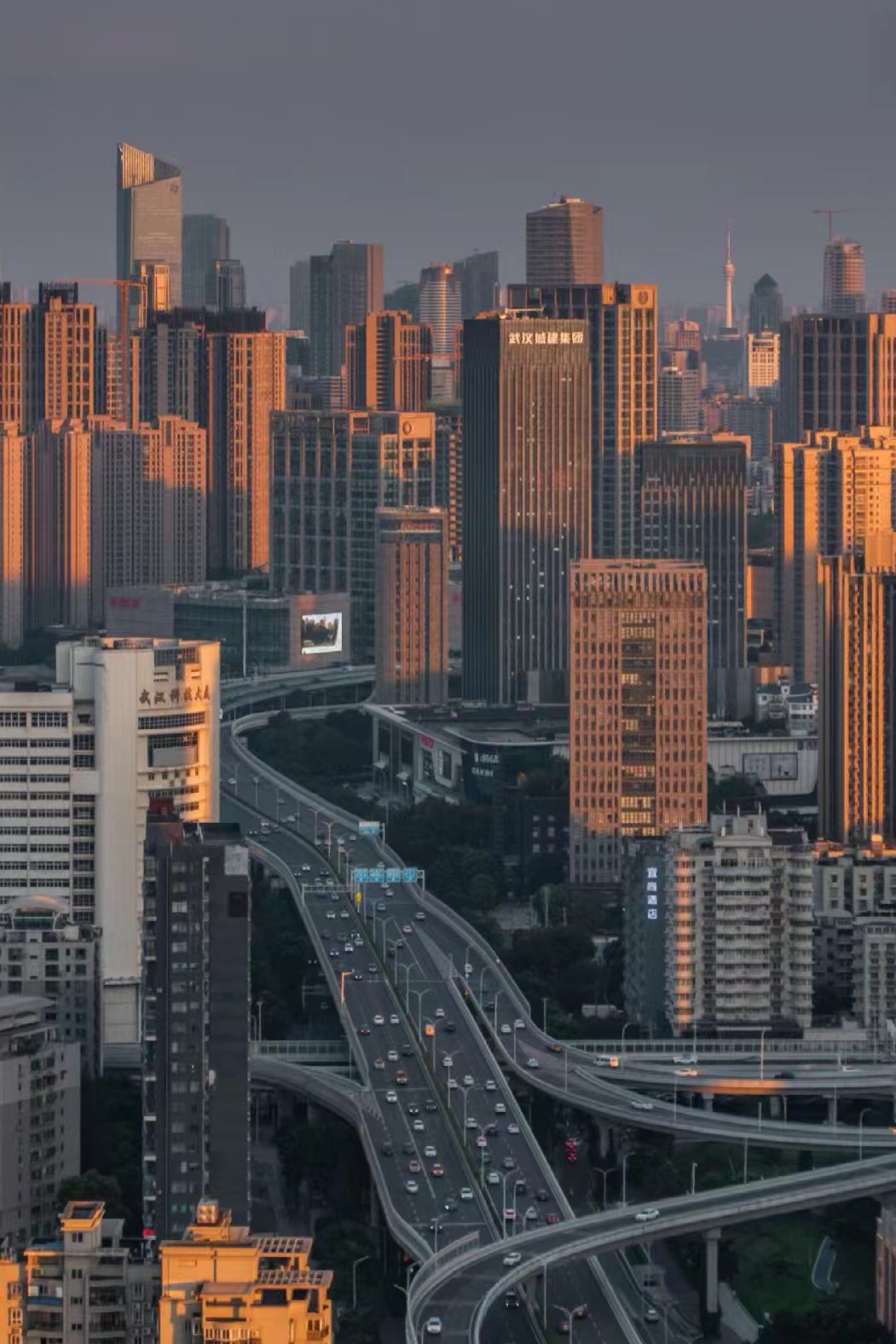 合肥城建水平与一线城市差距大，不如长沙郑州，对标武汉还很遥远