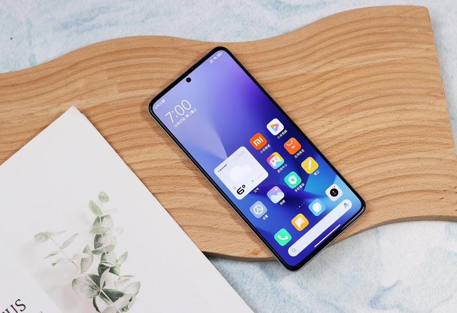 买手机考虑护眼哪款最好,现在买手机买哪一款的比较好