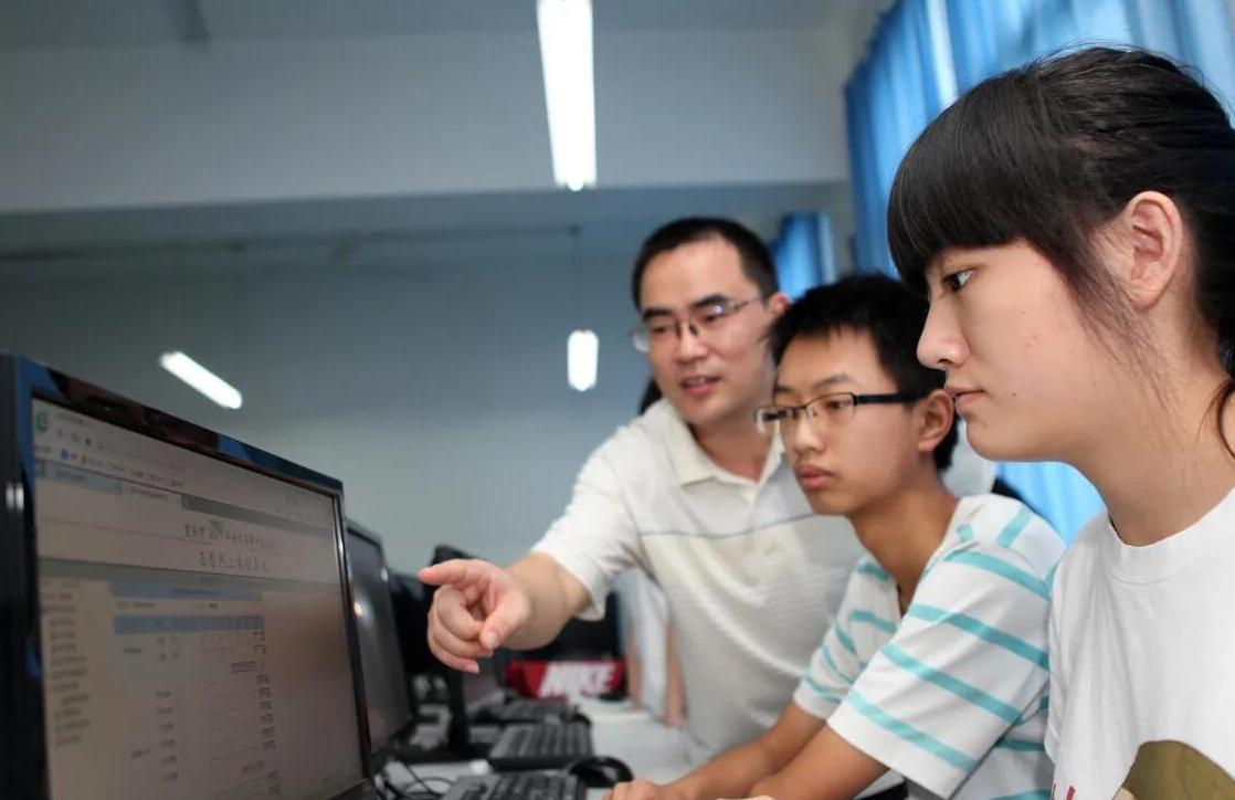 热门软件工程学校专业排行,全国高校软件工程专业排名公布