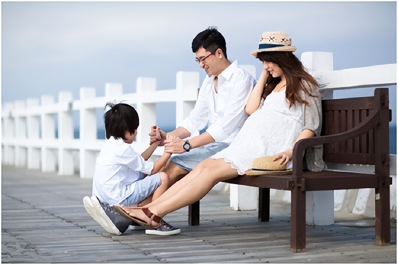 李光耀出生率,李光耀杨澜谈出生率