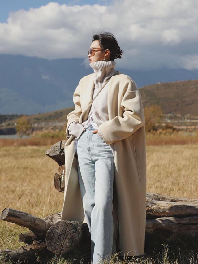 烟管牛仔裤搭配什么上衣好看,绿色牛仔裤搭配什么颜色上衣