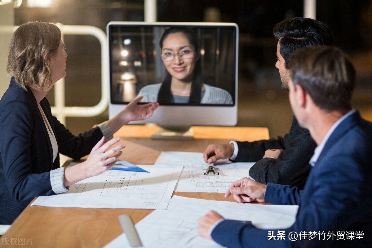 在外贸公司上班，双休变单休每天发上百封开发信，工作内容增多