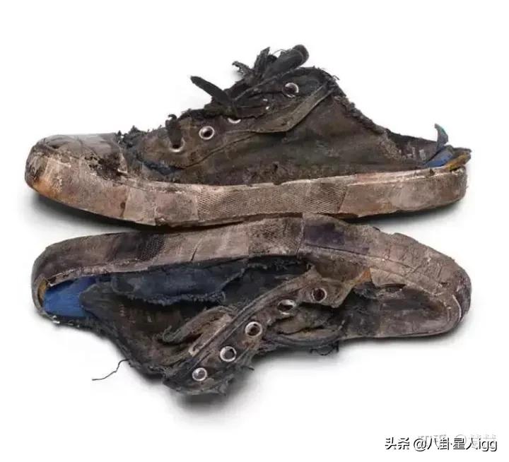 巴黎世家破烂鞋一双卖1.2万元,巴黎世家鞋7500元