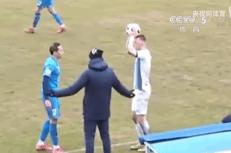 男足vs日本男足爆笑名场面,中国男足vs日本男足爆笑现场