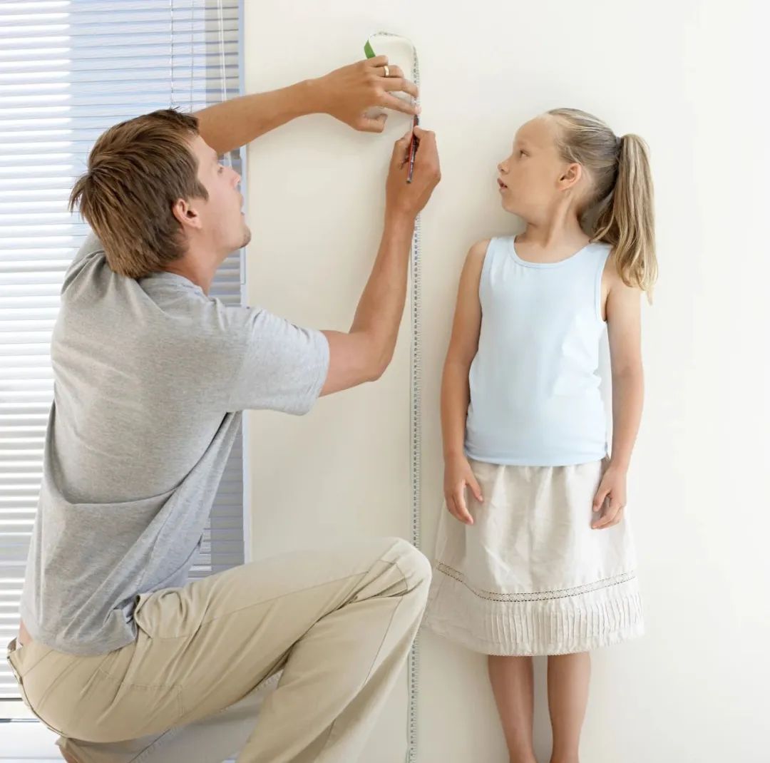 孩子个子矮小长大能长高吗,孩子矮小提早干预能长高多少