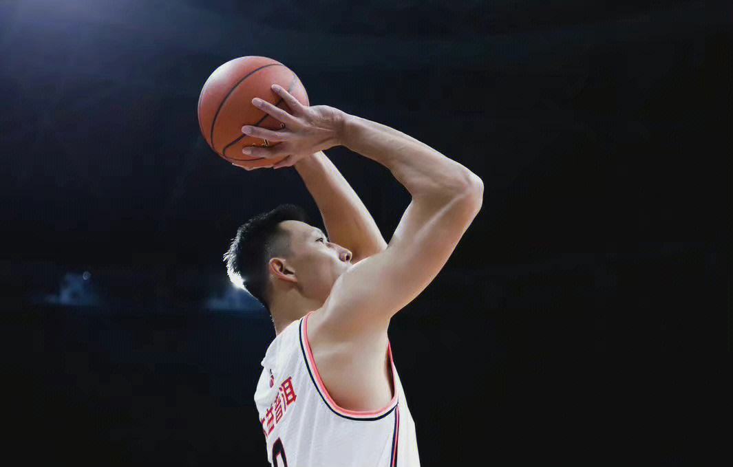 盘点cba历史十大中锋,cba总决赛姚明51分21篮板