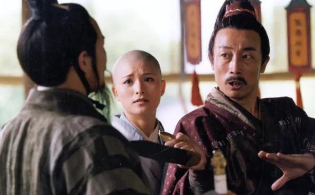 国内发财国外花的7位富豪,国内挣钱国外花的十大明星