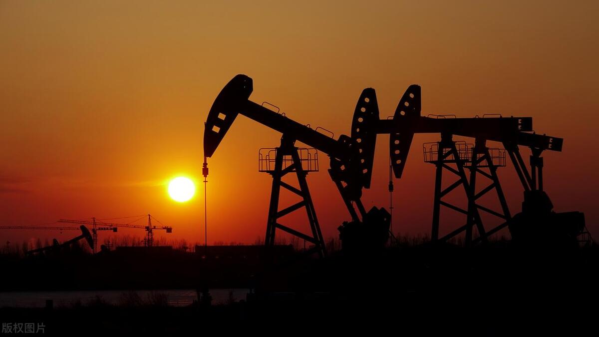 7.7元一升汽油多少钱一公里,石油价格和国内油价的关系