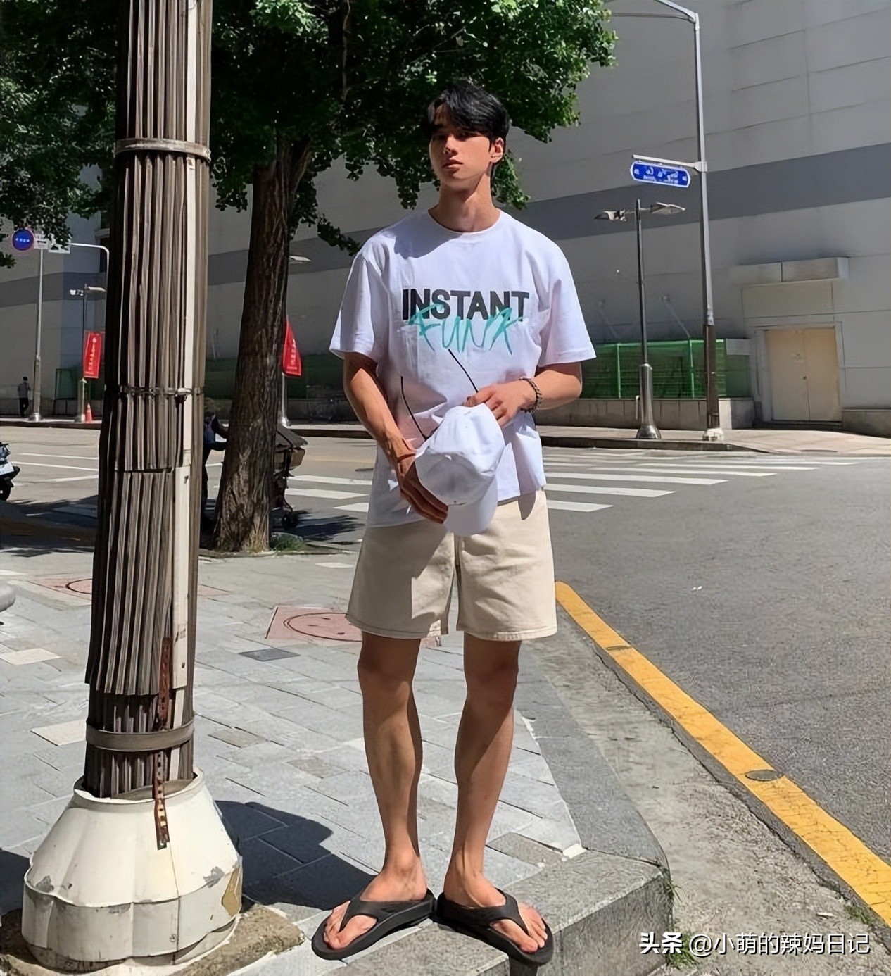 男人过了30岁就别穿衬衫,男人怎么穿t恤配修身牛仔裤