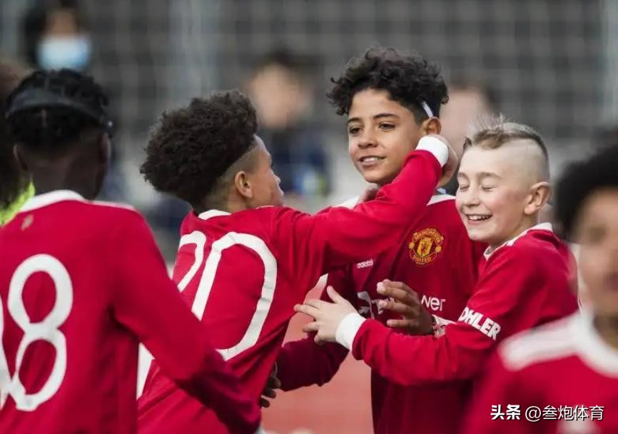 迷你罗单场轰入7球叫板,哈兰德打进罗纳尔多式进球