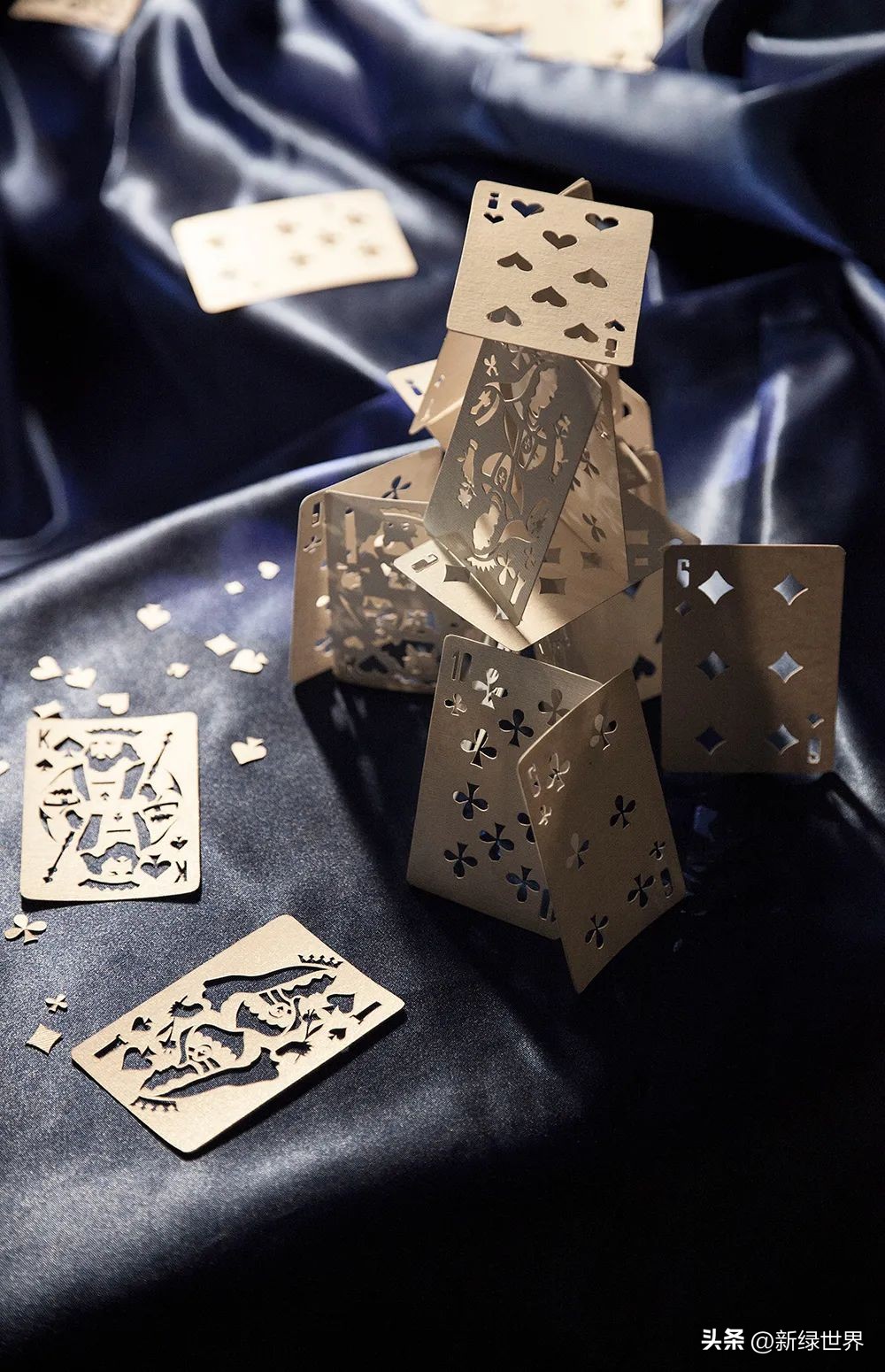 纸艺作品绘画,千变万化的纸艺术作品