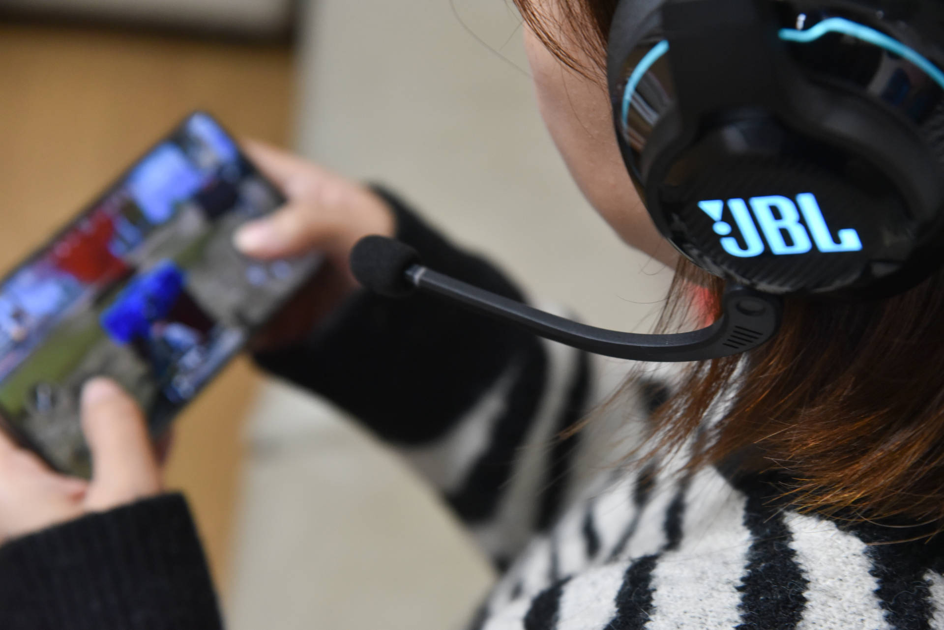 jblquantum100娓告垙鑰虫満娴嬭瘎,鏃犵嚎鑰虫満鐢电珵鑰虫満