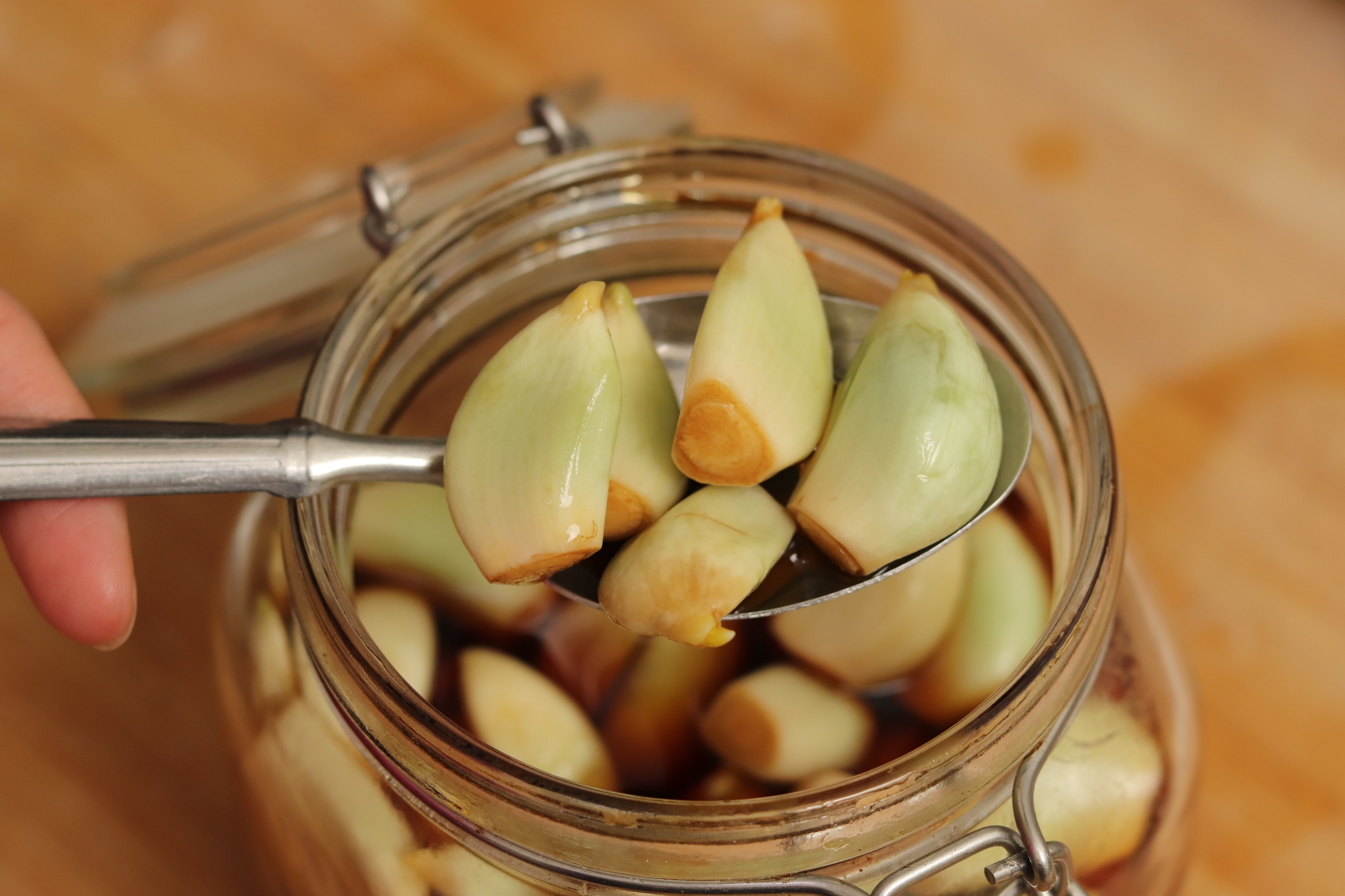 醋腌腊八蒜的正确方法,用醋腌腊八蒜的正确方法