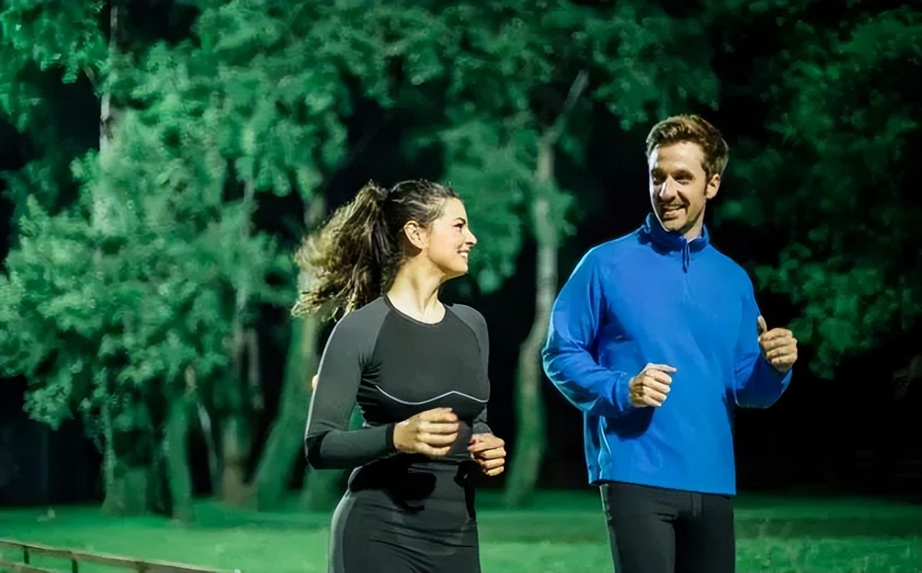 人到中年最值得骄傲的是跑步,人到中年可以不美丽但要健康跑步