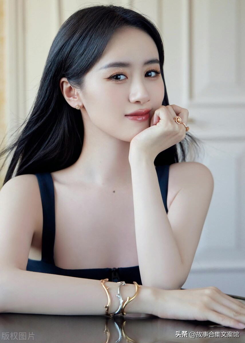 袁冰妍黑色吊带,袁冰妍金色长裙造型图片