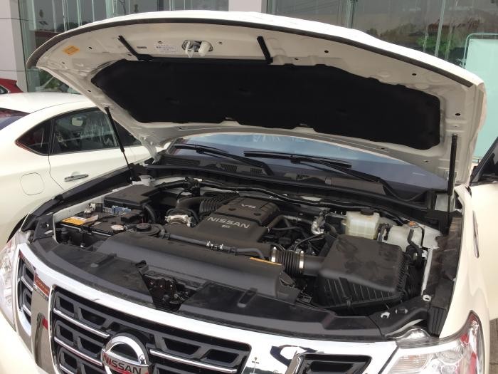 手握方向盘越野视频,途乐沙地穿越