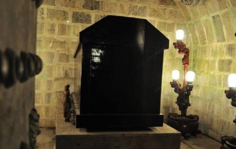 包拯的棺椁金丝楠木,包公棺椁