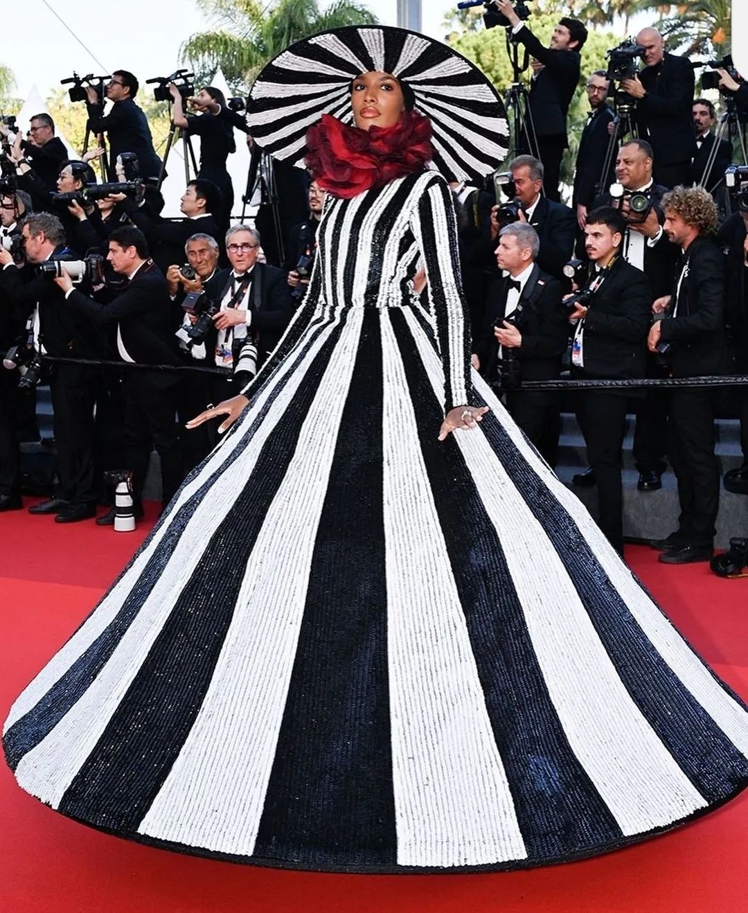 范冰冰为什么可以出现在戛纳红毯,范冰冰在戛纳让人吐槽的是什么