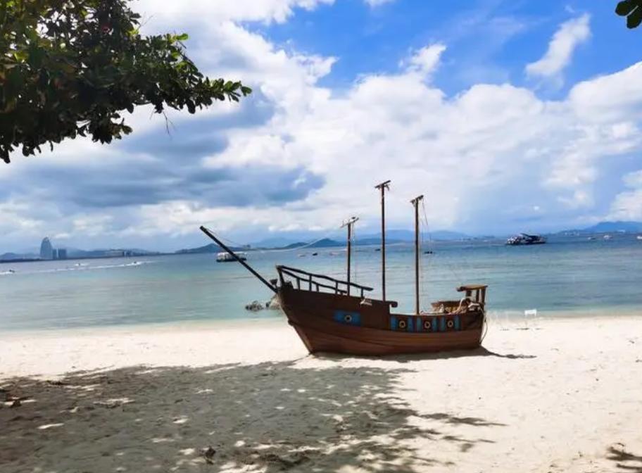 贵州一男子开玩笑险些把邻居笑死,贵州小伙讲的什么笑话把人笑死了