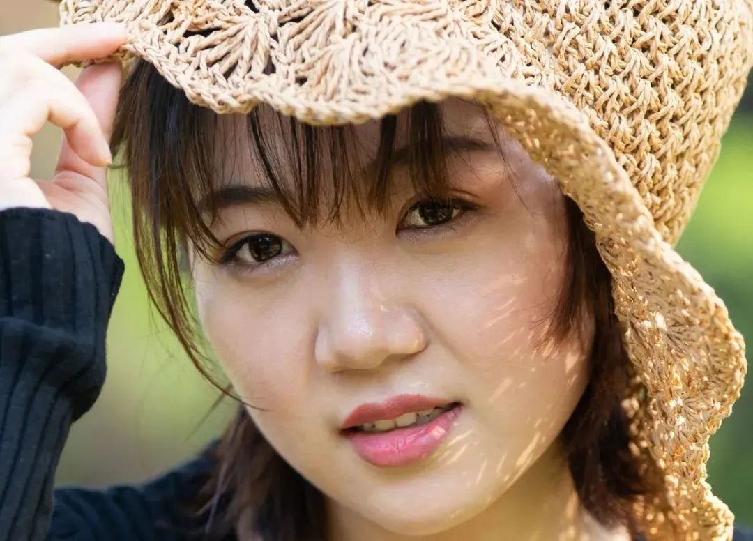 8个拍照技巧人像摄影摆姿不再愁,拍照姿势大全外景摄影技巧