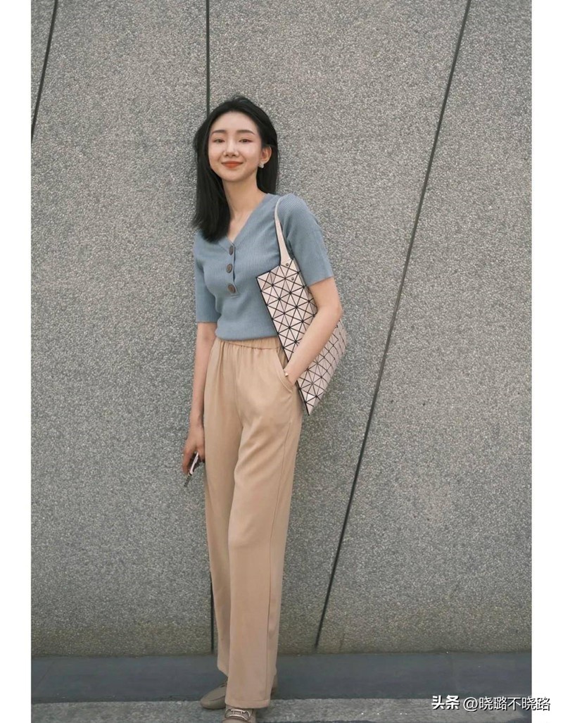 新款女裤洋气50岁穿搭,中年妇女弹力裤最新款搭配