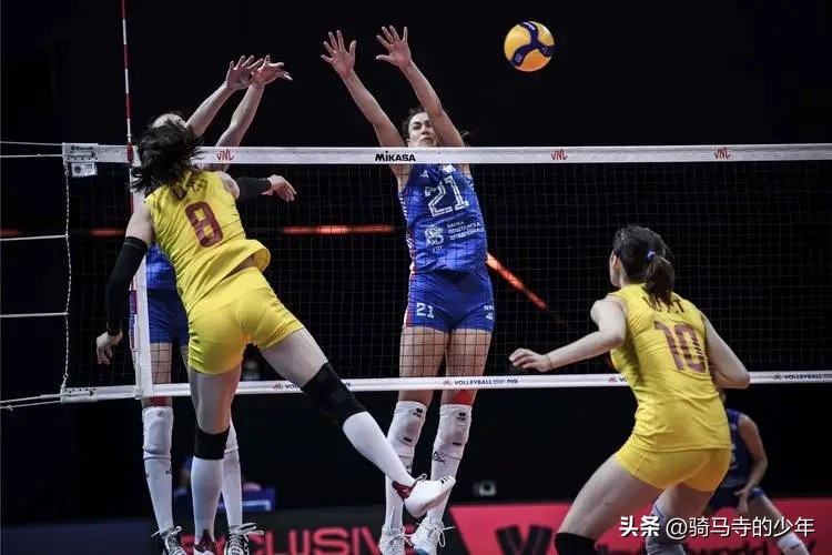 中国女排世界排名下跌,中国女排世联赛名单出炉朱婷回归