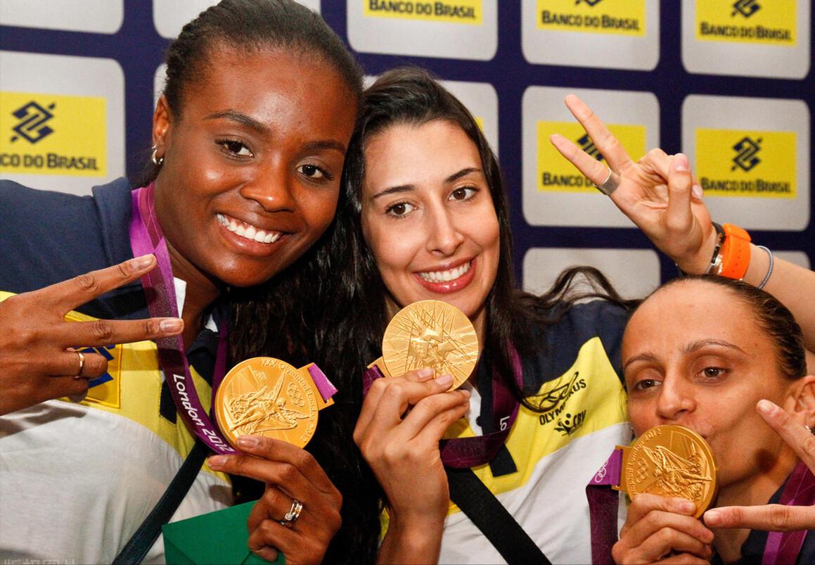 女排四大冠军名单,女排奥运四强队