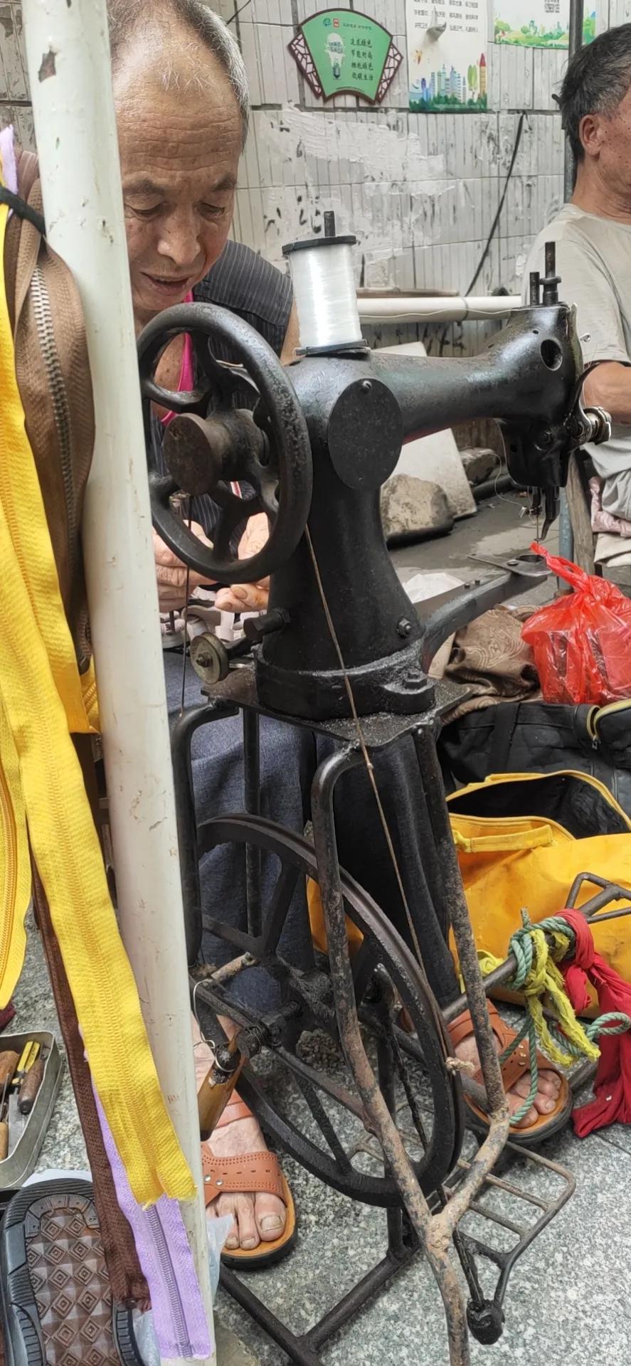 穿坏的衣服鞋子怎么处理最好,衣服鞋子丢了什么预兆