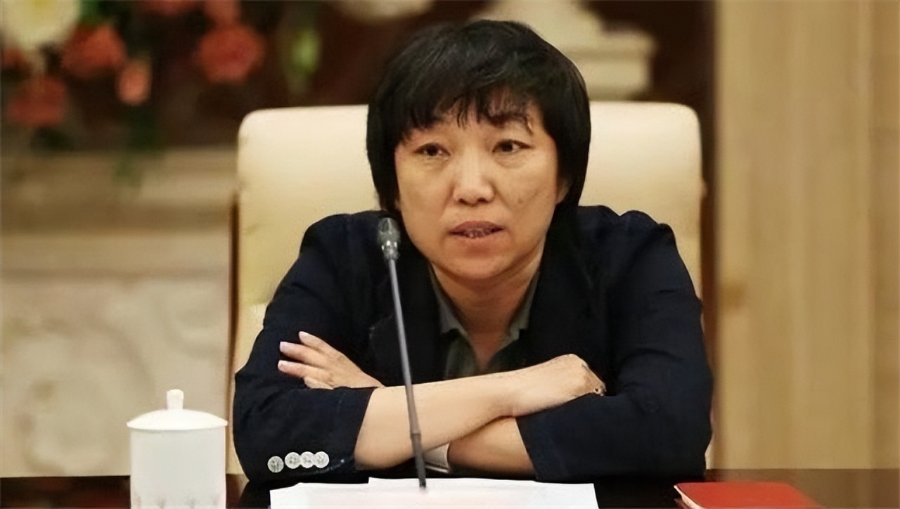 铿锵玫瑰孙雯：带伤书写女足辉煌，退役后担任中国足协副主席