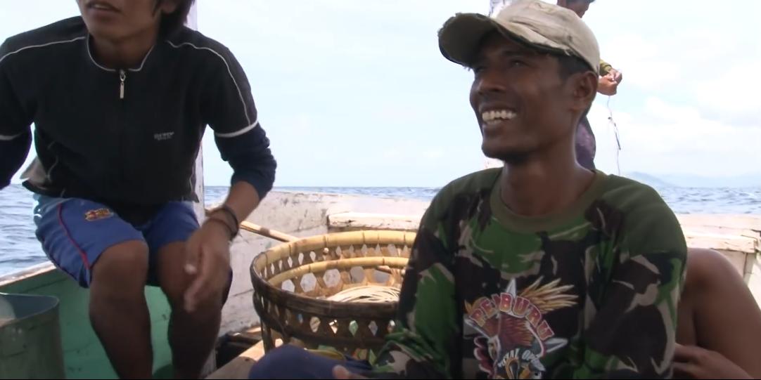 渔民捕获虎鲨,真实渔民钓到的虎鲨