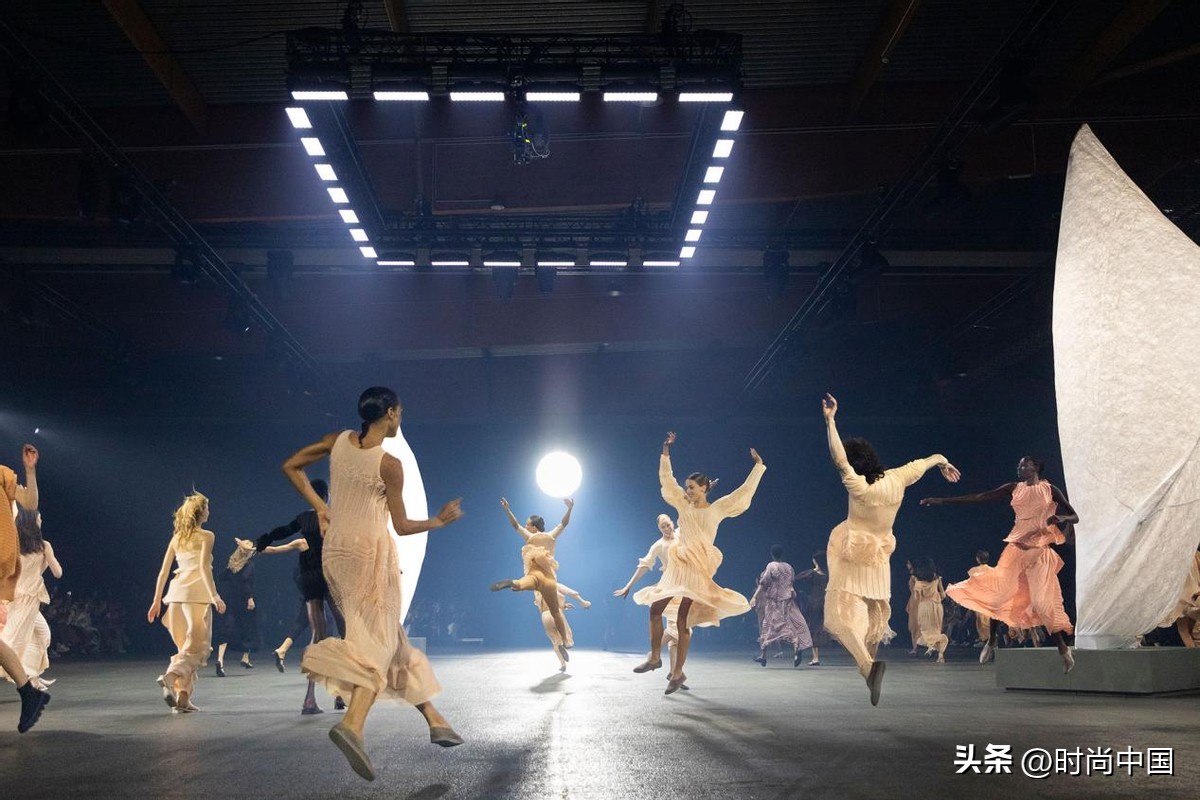 时尚发布|ISSEYMIYAKE2023春夏系列AFormThatBreathes