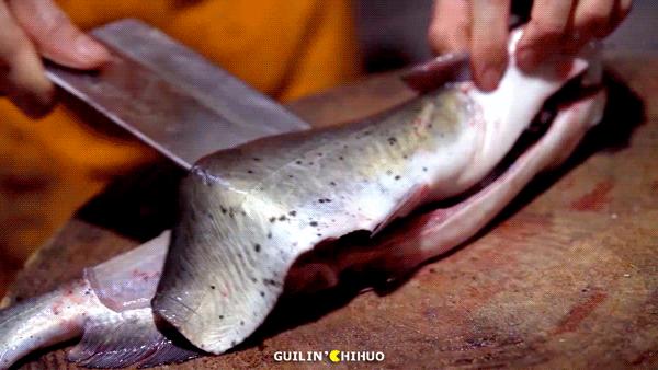 老字号石锅鱼31年老店,温岭石锅肥肠鱼