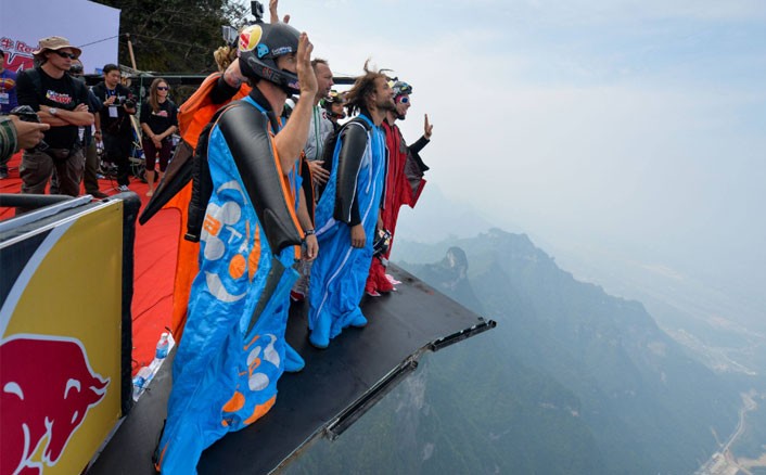 失联女翼装飞行员死亡还原,翼装飞行200多次女孩去世