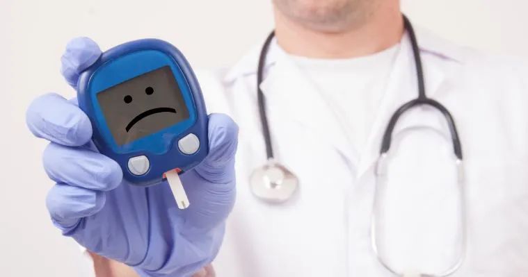 吃二甲双胍半年瘦了二十斤正常吗,吃二甲双胍瘦了十几斤正常吗