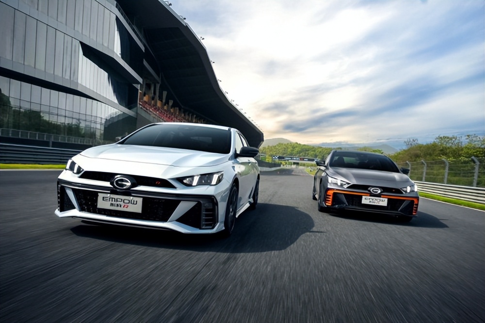 职场小白入职小短片,职场小白上班视频