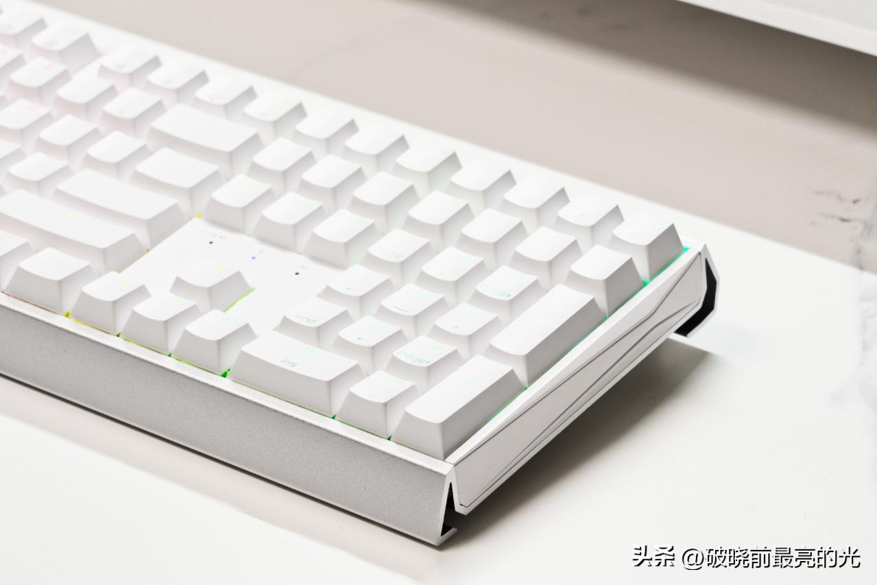 冬天玩电脑手冷怎么办,冬天玩电脑手冷