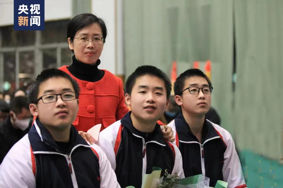 三胞胎兄弟今年高考成绩,三胞胎兄弟高考成绩分别是654分