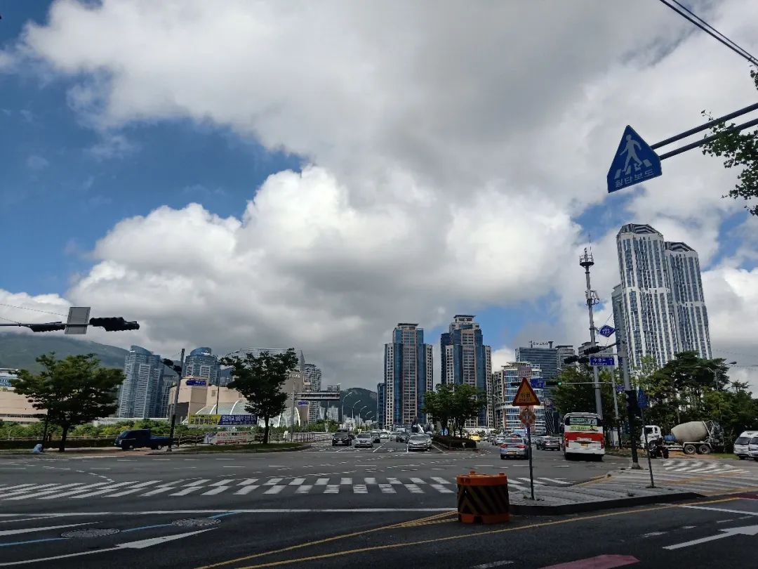 90后江江在韩国：海浪跫音，路在自己脚下