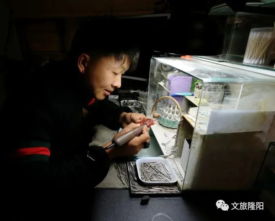 真正保山南红赤玉原矿老料,保山赤玉南红直播间